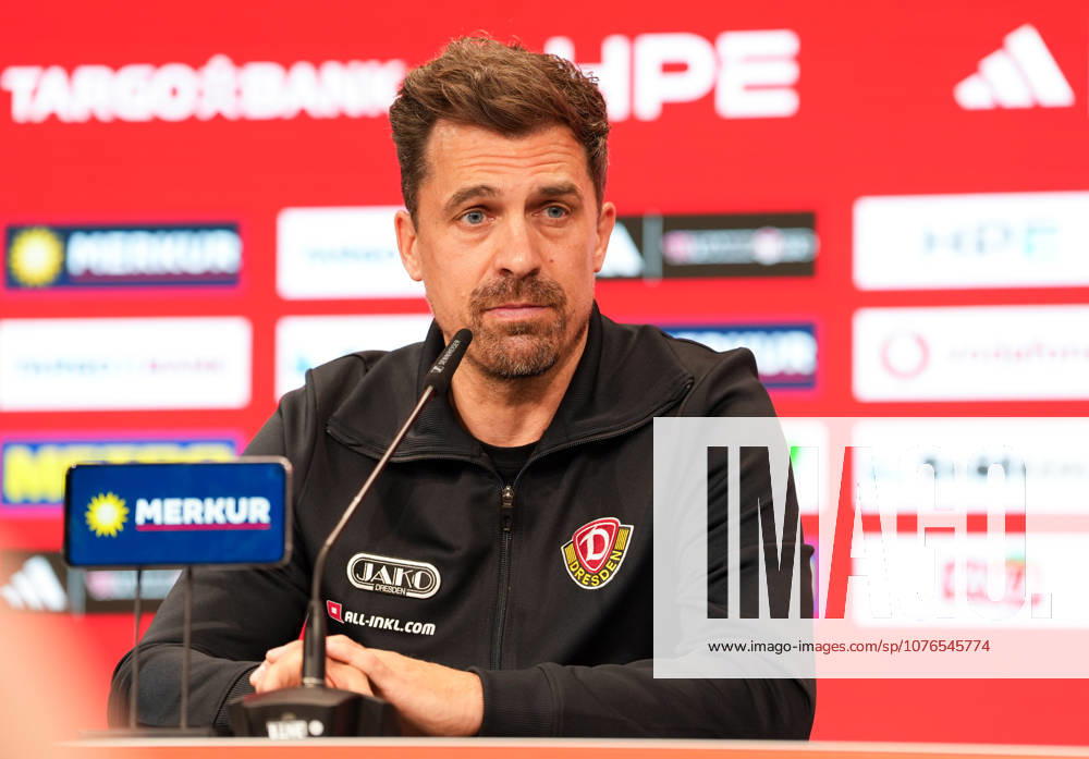 Thomas Stamm (SG Dynamo Dresden, Cheftrainer) during the post-match press conference, PK, Pressekonferenz Fortuna Duesseldorf vs SG Dynamo Dresden, 2. Bundesliga, 31. Spieltag, Saison 2025 2026, MERKUR SPIEL-ARENA, GER, 24.04.2026 DFL REGULATIONS PROHIBIT ANY USE OF PHOTOGRAPHS AS IMAGE SEQUENCES AND OR QUASI-VIDEO Foto: HMB Media Scott W. Coleman Duesseldorf MERKUR SPIEL-ARENA Nordrhein-Westfalen GER