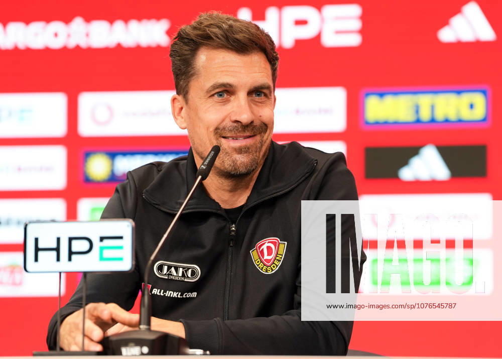 Thomas Stamm (SG Dynamo Dresden, Cheftrainer) during the post-match press conference, PK, Pressekonferenz Fortuna Duesseldorf vs SG Dynamo Dresden, 2. Bundesliga, 31. Spieltag, Saison 2025 2026, MERKUR SPIEL-ARENA, GER, 24.04.2026 DFL REGULATIONS PROHIBIT ANY USE OF PHOTOGRAPHS AS IMAGE SEQUENCES AND OR QUASI-VIDEO Foto: HMB Media Scott W. Coleman Duesseldorf MERKUR SPIEL-ARENA Nordrhein-Westfalen GER