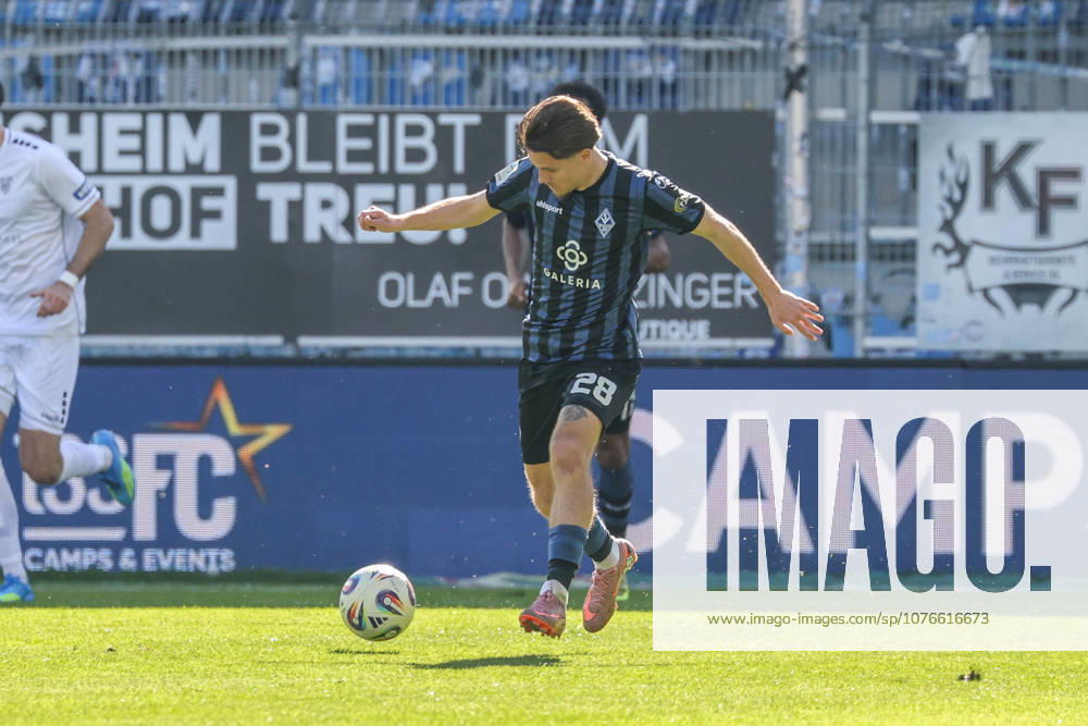 Diego Michel (SV Waldhof Mannheim, 28) Fussball: 3. Liga, 35. Spieltag, SV Waldhof Mannheim vs. 1. FC Schweinfurt 05 am 25.04.2026 in Mannheim (Carl-Benz-Stadion), Deutschland Mannheim Carl-Benz-Stadion Deutschland