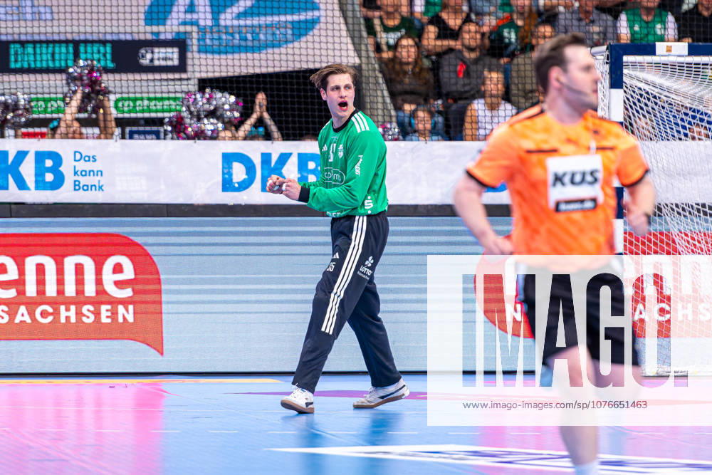 Joel Birlehm (TSV Hannover-Burgdorf, Nr. 35) (v.l.), TSV Hannover-Burgdorf (rot) gegen TBV Lemgo Lippe (weiß) am 29. Spieltag der Saison 2025 2026 in der DAIKIN Handball-Bundesliga (26.04.2026, ZAG Arena (Hannover, GER),