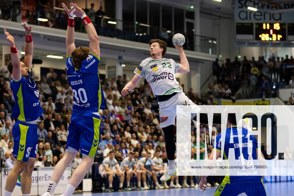 Erik PERSSON (FRISCH AUF! Goeppingen, 22) erzielt ein Tor, Aktion, Torwurf GER, VfL Gummersbach vs. FRISCH AUF! Goeppingen, Handball, Bundesliga, 30. Spieltag, Spielzeit 2025 2026, 30.04.2026, GER, VfL Gummersbach vs. FRISCH AUF! Goeppingen, Handball, Bundesliga, 30. Spieltag, Spielzeit 2025 2026, 30.04.2026, Gummersbach
