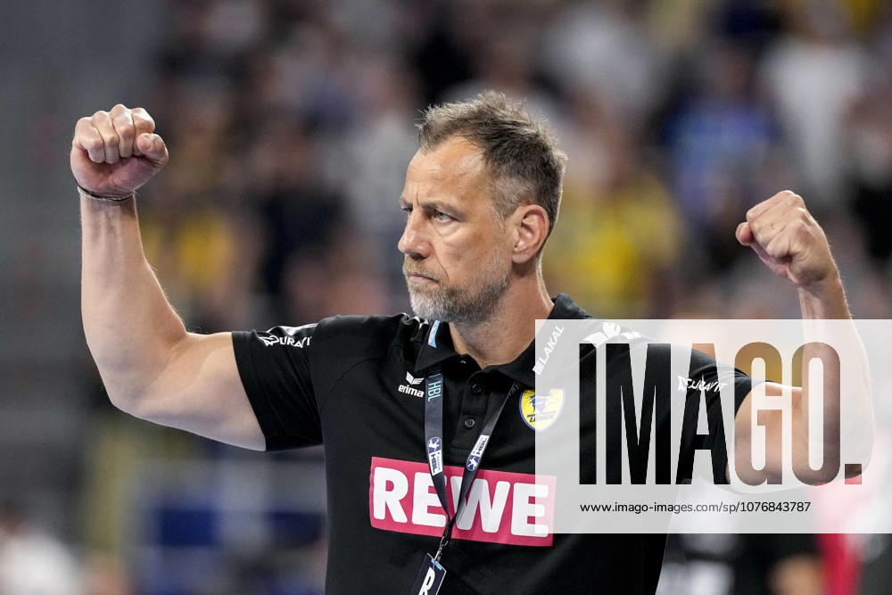 Maik Machulla (Trainer, Cheftrainer, RNL), Einzelbild, Einzelfoto, Aktion, Action, Jubel, jubeln, jubelt, celebration, Freude, freuen, freut sich, zuversichtlich, optimistisch, positiv, Spielszene, 01.05.2026, Mannheim (Deutschland), Handball, Bundesliga, Rhein-Neckar Löwen - MT Melsungen