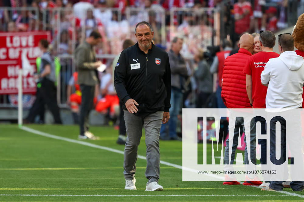 Frank Schmidt (1. FC Heidenheim 1846, Chef-Trainer) vor dem Spiel, GER, FC Bayern Muenchen vs. 1. FC Heidenheim 1846, Fussball, Bundesliga, 32. Spieltag, Saison 2025 2026, 02.05.2026, , GER, FC Bayern Muenchen vs. 1. FC Heidenheim 1846, Fussball, Bundesliga, 32. Spieltag, Saison 2025 2026, 02.05.2026 Muenchen