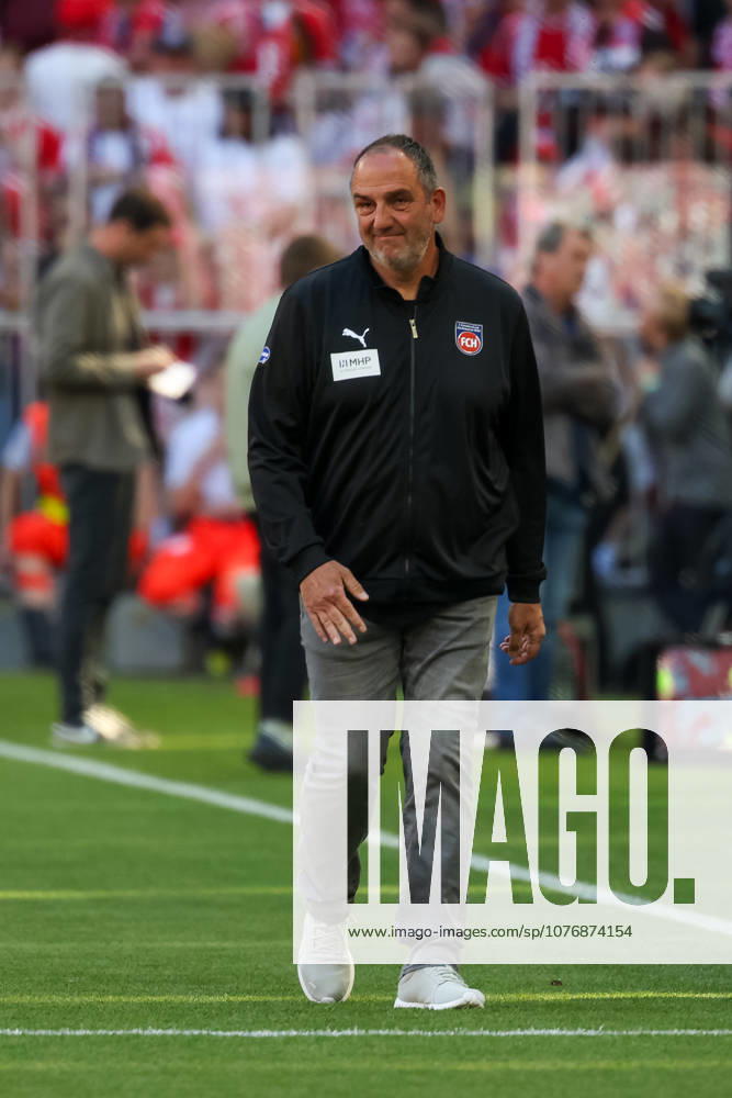 Frank Schmidt (1. FC Heidenheim 1846, Chef-Trainer) vor dem Spiel, GER, FC Bayern Muenchen vs. 1. FC Heidenheim 1846, Fussball, Bundesliga, 32. Spieltag, Saison 2025 2026, 02.05.2026, , GER, FC Bayern Muenchen vs. 1. FC Heidenheim 1846, Fussball, Bundesliga, 32. Spieltag, Saison 2025 2026, 02.05.2026 Muenchen
