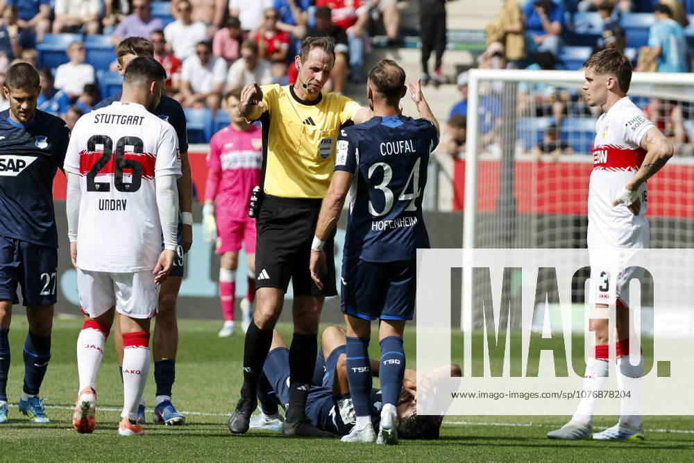 Ozan Kabak (TSG Hoffenheim, 05) verletzt am Boden , Deutschland, Fussball, 1. Bundesliga, 32.Spieltag, 2025 2026, TSG Hoffenheim vs. VfB Stuttgart, 02.05.2026, Sinsheim PreZero Arena Deutschland