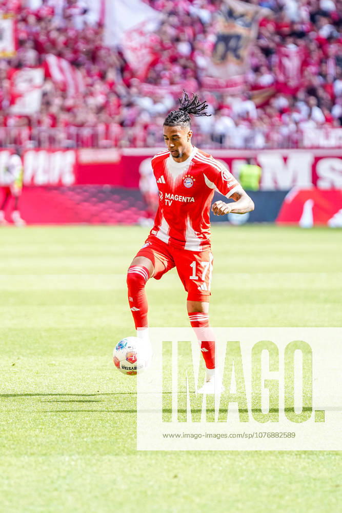 Michael Olise (17 Bayern) in Aktion beim Bundesligaspiel FC Bayern München - 1. FC Heidenheim am 02.05.2026.