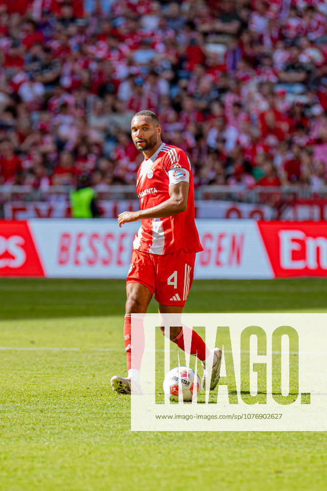 Jonathan Tah (4 Bayern) in Aktion beim Bundesligaspiel FC Bayern München - 1. FC Heidenheim am 02.05.2026.