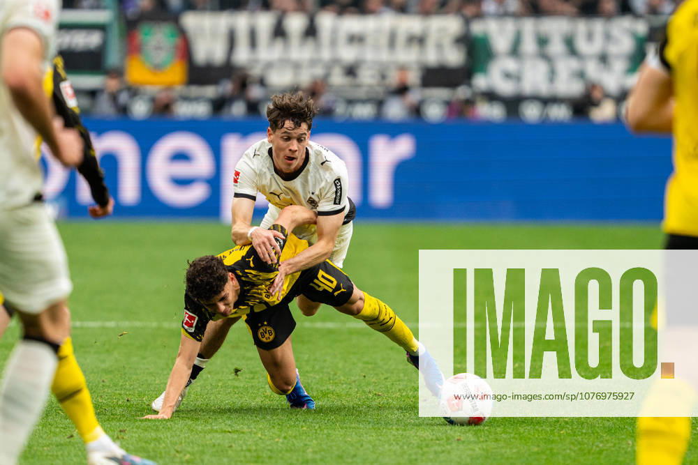 Philipp Sander (Borussia Moenchengladbach, 16) im Zweikampf mit Samuele Inacio (Borussia Dortmund, 40) VfL Borussia Moenchengladbach vs. Borussia Dortmund, Fussball, 1. Bundesliga, 32. Spieltag, Saison 2025 2026, 03.05.2026 DFL REGULATIONS PROHIBIT ANY USE OF PHOTOGRAPHS AS IMAGE SEQUENCES AND OR QUASI-VIDEO VfL Borussia Moenchengladbach vs. Borussia Dortmund, Fussball, 1. Bundesliga, 32. Spieltag, Saison 2025 2026, 03.05.2026 Moenchengladbach