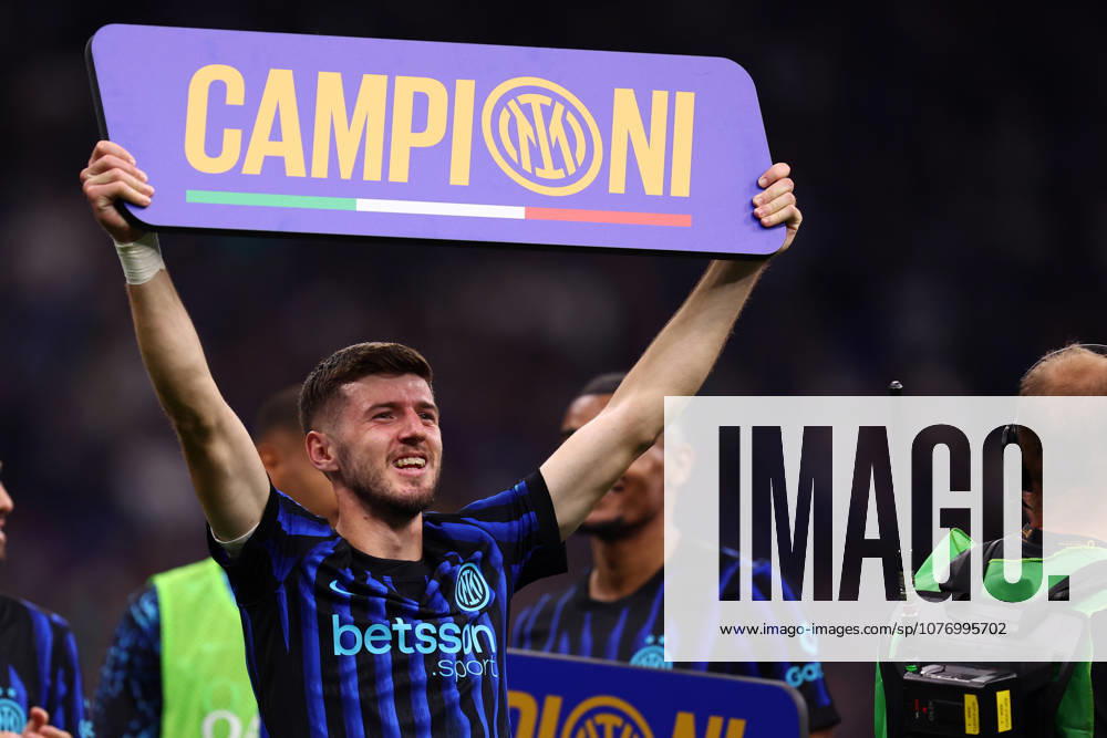 Serie A Fc Internazionale - Parma Calcio Petar Sucic of Fc Internazionale celebrates the championship Serie A victory after the Serie A match beetween Fc Internazionale and Parma Calcio at Stadio Giuseppe Meazza on May 3 2026 in Milan Italy . Milano Stadio Giuseppe Meazza Italy