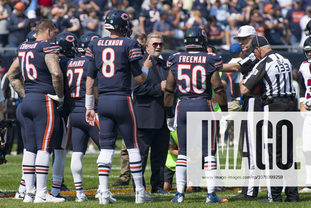 Chicago, Illinois, U.S. - Former Chicago Bears Head Coach Mike Ditka (center) during the coin flip before the NFL, American Football Herren, USA Game between the Atlanta Falcons and Chicago Bears at Soldier Field in Chicago, IL.