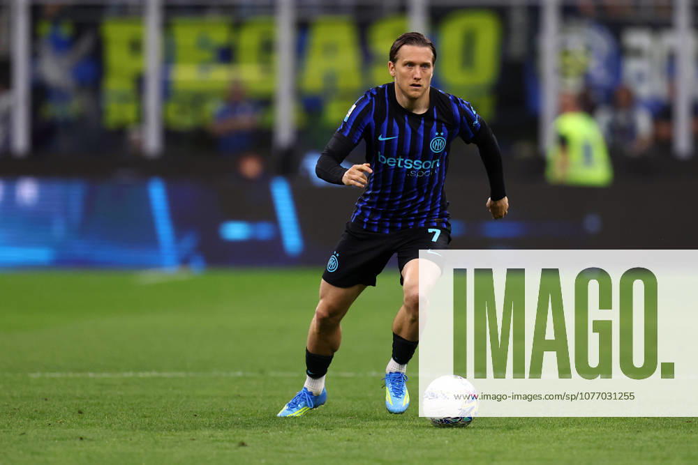 Serie A Fc Internazionale - Parma Calcio Piotr Zielinski of Fc Internazionale in action during the Serie A match beetween Fc Internazionale and Parma Calcio at Stadio Giuseppe Meazza on May 3 2026 in Milan Italy . Milano Stadio Giuseppe Meazza Italy