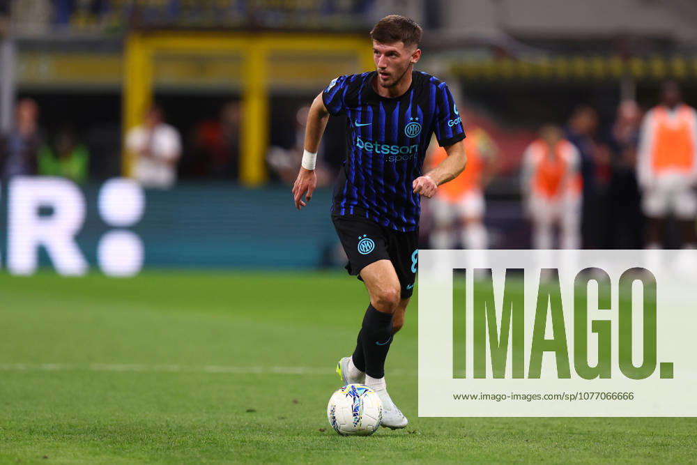 Serie A Fc Internazionale - Parma Calcio Petar Sucic of Fc Internazionale in action during the Serie A match beetween Fc Internazionale and Parma Calcio at Stadio Giuseppe Meazza on May 3 2026 in Milan Italy . Milano Stadio Giuseppe Meazza Italy