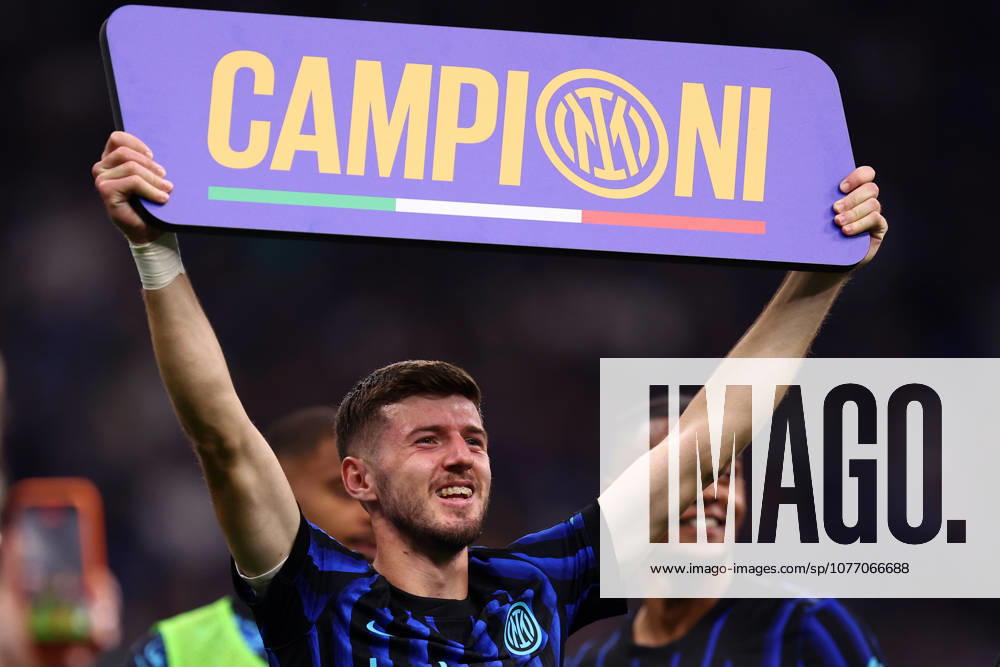 Serie A Fc Internazionale - Parma Calcio Petar Sucic of Fc Internazionale celebrates the victory of the Italian Serie A championship at the end of the Serie A match beetween Fc Internazionale and Parma Calcio at Stadio Giuseppe Meazza on May 3 2026 in Milan Italy . Milano Stadio Giuseppe Meazza Italy