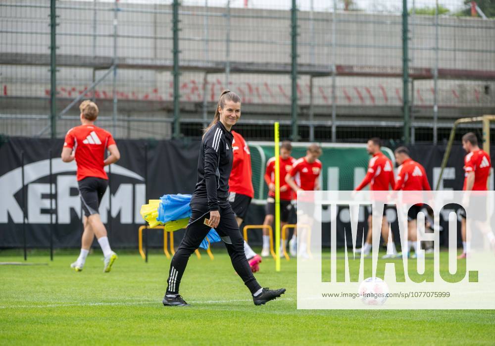 Fußball, Herren, Saison 2025 2026, 1. Bundesliga, 1. FC Union Berlin, Training auf Trainingsplatz II, Trainerin Marie-Louise Eta (1. FC Union Berlin), 05.05. 2026,