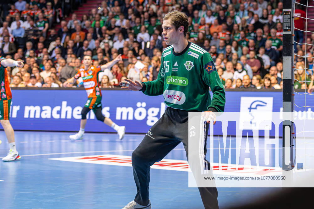 Joel Birlehm (TSV Hannover-Burgdorf, Nr. 35) (L-R), TSV Hannover-Burgdorf (orange) against SG Flensburg-Handewitt (blue) (second-leg of the quarter-finals the EHF European League 2025 2026) (05.05.2026, Swiss Life Hall (Hannover, GER),