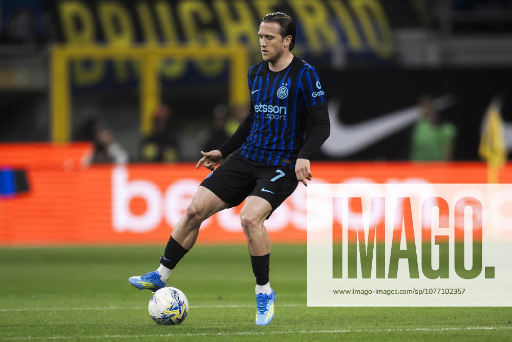FC Internazionale v Parma Calcio - Serie A Piotr Zielinski of FC Internazionale in action during the Serie A football match between FC Internazionale and Parma Calcio. Milan Italy