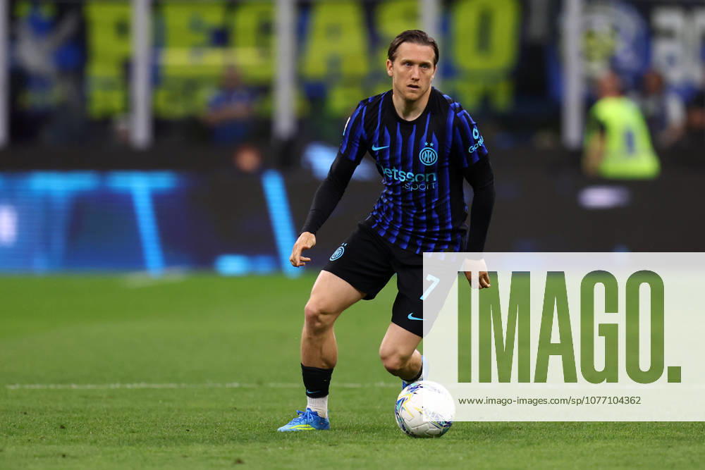 Serie A Fc Internazionale - Parma Calcio Piotr Zielinski of Fc Internazionale in action during the Serie A match beetween Fc Internazionale and Parma Calcio at Stadio Giuseppe Meazza on May 3 2026 in Milan Italy . Milano Stadio Giuseppe Meazza Italy