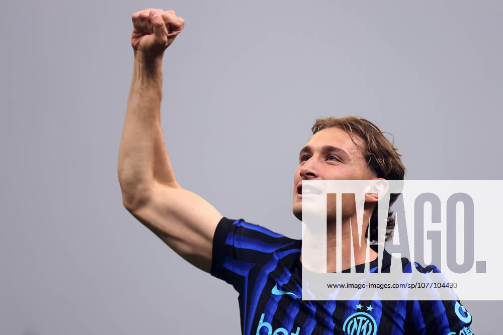 Serie A Fc Internazionale - Parma Calcio Francesco Pio Esposito of Fc Internazionale celebrates the victory of the Italian Serie A championship at the end of the Serie A match beetween Fc Internazionale and Parma Calcio at Stadio Giuseppe Meazza on May 3 2026 in Milan Italy . Milano Stadio Giuseppe Meazza Italy