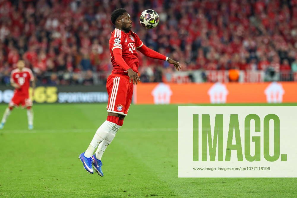 Alphonso Davies (FC Bayern Muenchen, 19) mit Ball, GER, FC Bayern Muenchen vs. Paris St. Germain, Fussball, UEFA Champions League, Halbfinale, Rueckspiel, Saison 2025 2026, 06.05.2026, GER, FC Bayern Muenchen vs. Paris St. Germain, Fussball, UEFA Champions League, Halbfinale, Rueckspiel, Saison 2025 2026, 06.05.2026 Muenchen