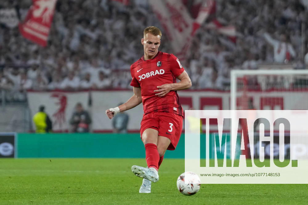 Philipp Lienhart (SC Freiburg, 03) am Ball , Deutschland, Fussball, UEFA Europa League, Halbfinale, Rückspiel, 2025 2026, SC Freiburg vs. SC Braga, 07.05.2026, Europa-Park Stadion, Freiburg Freiburg Europa-Park Stadion Baden-Württemberg Deutschland