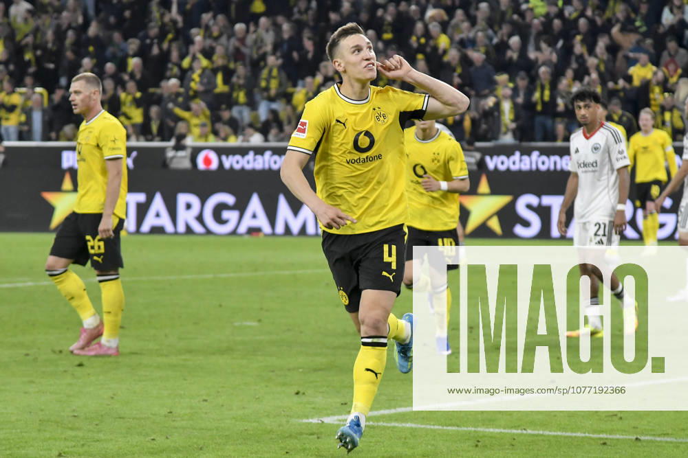 Nico Schlotterbeck (Dortmund 4) jubelt nach dem Tor zum 2:1 08.05.2026 ¢ Fussball ¢ Borussia Dortmund vs Eintracht Frankfurt, Signal Iduna Park, Dortmund, DFB DFL REGULATIONS PROHIBIT ANY USE OF PHOTOGRAPHS AS IMAGE SEQUENCES AND OR QUASI-VIDEO