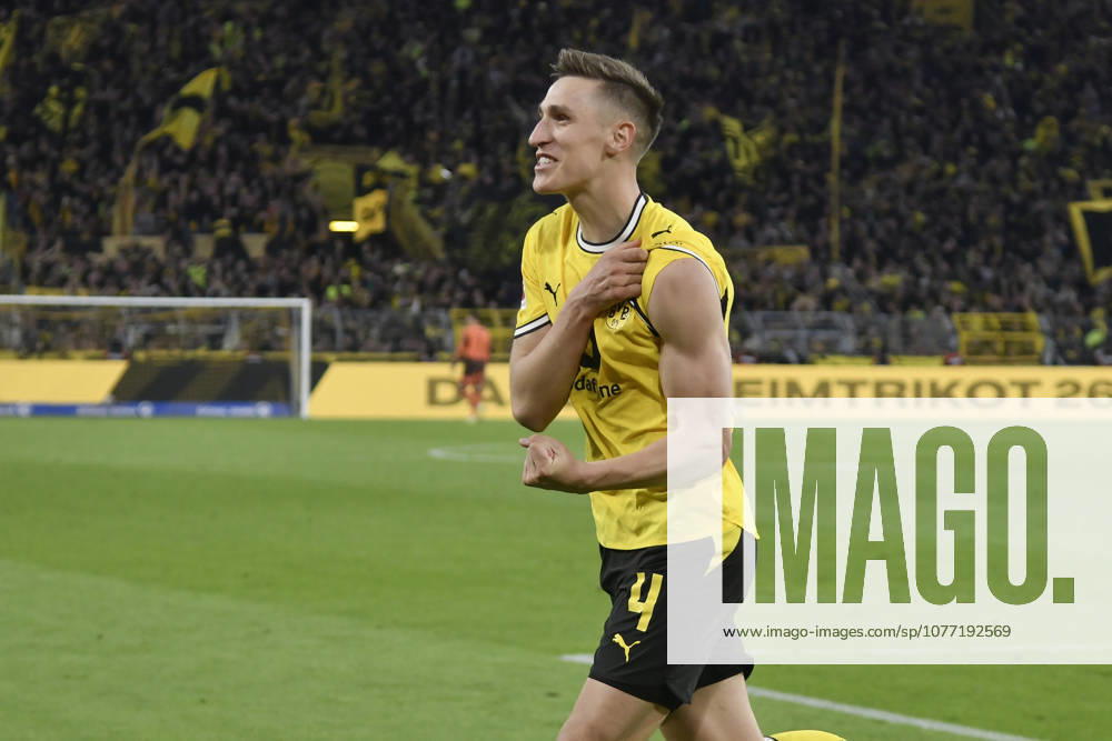 Nico Schlotterbeck (Dortmund 4) jubelt nach dem Tor zum 2:1 08.05.2026 ¢ Fussball ¢ Borussia Dortmund vs Eintracht Frankfurt, Signal Iduna Park, Dortmund, DFB DFL REGULATIONS PROHIBIT ANY USE OF PHOTOGRAPHS AS IMAGE SEQUENCES AND OR QUASI-VIDEO