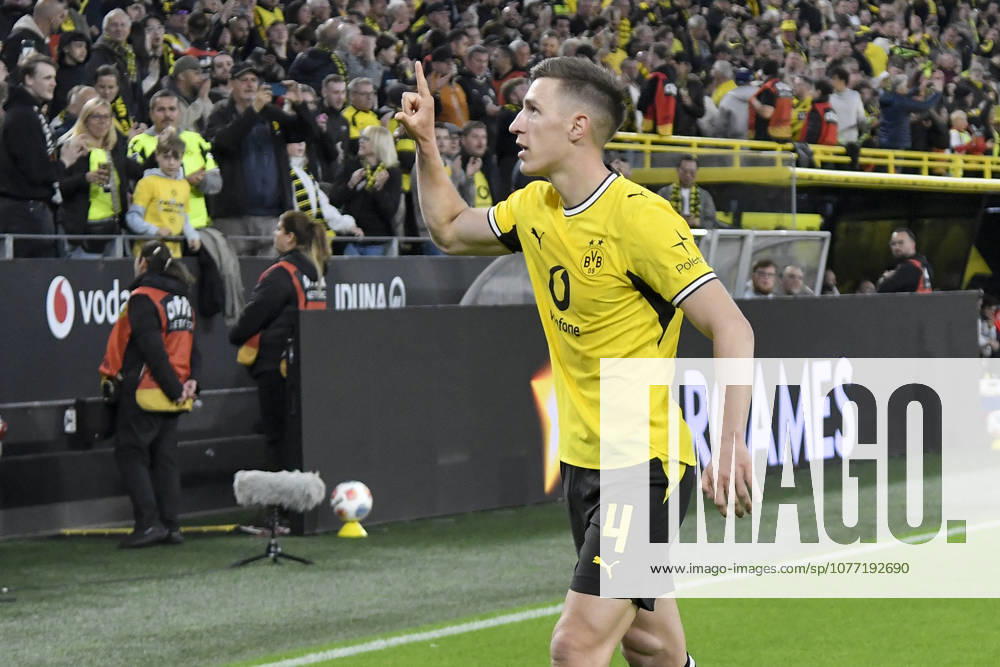Nico Schlotterbeck (Dortmund 4) jubelt nach dem Tor zum 2:1 08.05.2026 ¢ Fussball ¢ Borussia Dortmund vs Eintracht Frankfurt, Signal Iduna Park, Dortmund, DFB DFL REGULATIONS PROHIBIT ANY USE OF PHOTOGRAPHS AS IMAGE SEQUENCES AND OR QUASI-VIDEO
