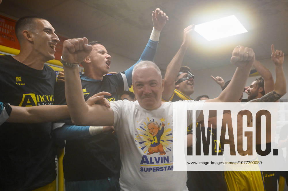 Frosinone s head coach Massimiliano Alvini during the Serie BKT soccer match between Frosinone and Mantova at the Frosinones Benito Stirpe stadium, Italy - Friday, May 08, 2026 - Soccer ( Photo by Fabrizio Corradetti LaPresse )
