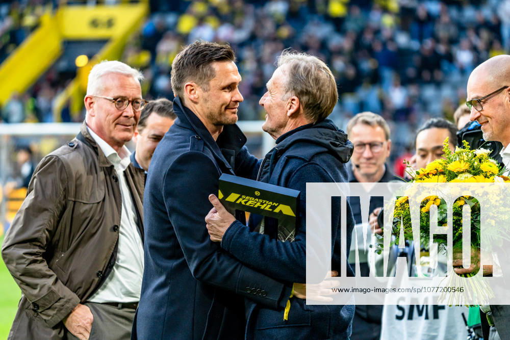 Deutschland: Bundesliga 2025 2026 33. Spieltag, Borussia Dortmund vs. Eintracht Frankfurt, Freitag, 08.05.2026 Signal Iduna Park, Nordrhein-Westfalen Sebastian Kehl emotionaler Abschied vor den Fans mit Matzke