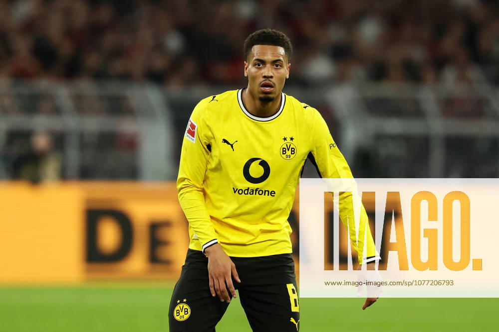 Dortmund, Germany, 08.05.26, Felix Nmecha (Borussia Dortmund) guckt während des Spiels der 1. Bundesliga zwischen Borussia Dortmund - Eintracht Frankfurt im Signal Iduna Park in Dortmund. (Photo by Joachim Bywaletz) DFB DFL REGULATIONS PROHIBIT ANY USE OF PHOTOGRAPHS AS IMAGE SEQUENCES AND OR QUASI-VIDEO.