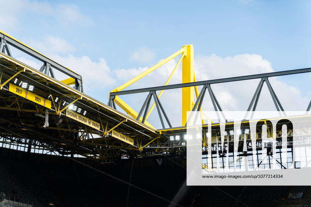 Deutschland: Bundesliga 2025 2026 33. Spieltag, Borussia Dortmund vs. Eintracht Frankfurt, Freitag, 08.05.2026 Signal Iduna Park, Nordrhein-Westfalen Stadion Dach Symbolbild