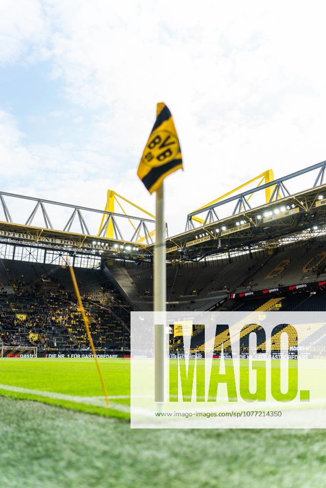 Deutschland: Bundesliga 2025 2026 33. Spieltag, Borussia Dortmund vs. Eintracht Frankfurt, Freitag, 08.05.2026 Signal Iduna Park, Nordrhein-Westfalen Stadion, Gesamtansicht Überblick Eckfahne