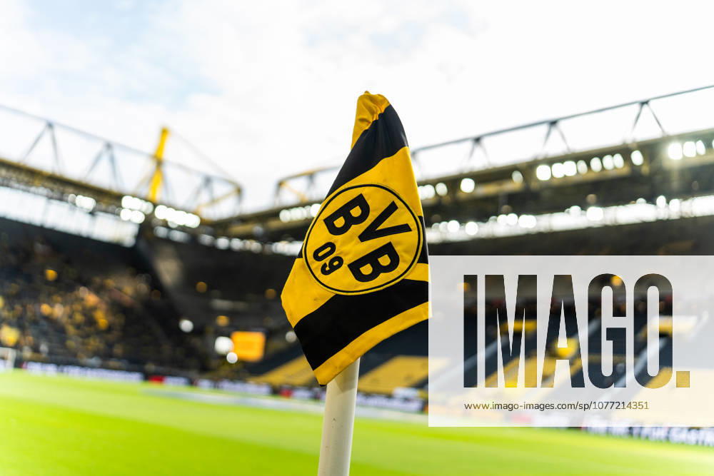 Deutschland: Bundesliga 2025 2026 33. Spieltag, Borussia Dortmund vs. Eintracht Frankfurt, Freitag, 08.05.2026 Signal Iduna Park, Nordrhein-Westfalen Stadion, Gesamtansicht Überblick Eckfahne