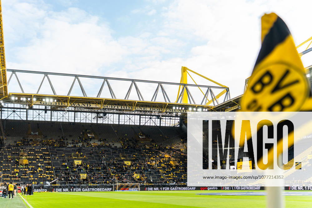 Deutschland: Bundesliga 2025 2026 33. Spieltag, Borussia Dortmund vs. Eintracht Frankfurt, Freitag, 08.05.2026 Signal Iduna Park, Nordrhein-Westfalen Stadion, Gesamtansicht Überblick Eckfahne