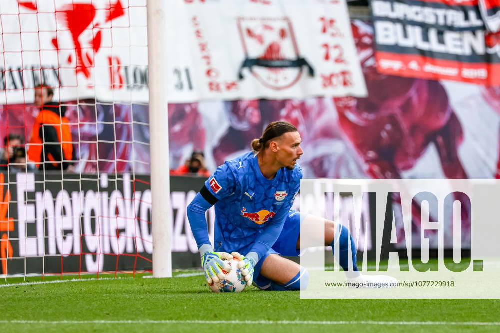Maarten Vandevoordt (RB Leipzig, 26) haelt den Ball, RB Leipzig vs. FC St. Pauli, Fussball, 1. Bundesliga, 33. Spieltag, Saison 2025 2026, 09.05.2026,¨ DFL REGULATIONS PROHIBIT ANY USE OF PHOTOGRAPHS AS IMAGE SEQUENCES AND OR QUASI-VIDEO,¨ RB Leipzig vs. FC St. Pauli, Fussball, 1. Bundesliga, 33. Spieltag, Saison 2025 2026, 09.05.2026 Leipzig