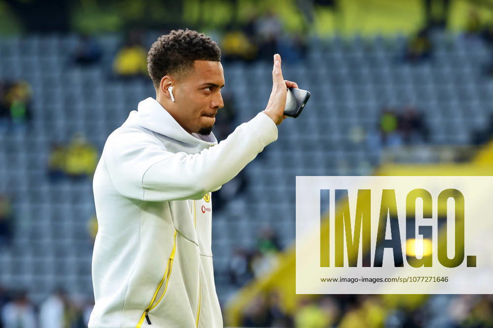 Dortmund, Germany, 08.05.26, Felix Nmecha (Borussia Dortmund) gestikuliert während des Spiels der 1. Bundesliga zwischen Borussia Dortmund - Eintracht Frankfurt im Signal Iduna Park in Dortmund. (Photo by Joachim Bywaletz) DFB DFL REGULATIONS PROHIBIT ANY USE OF PHOTOGRAPHS AS IMAGE SEQUENCES AND OR QUASI-VIDEO.