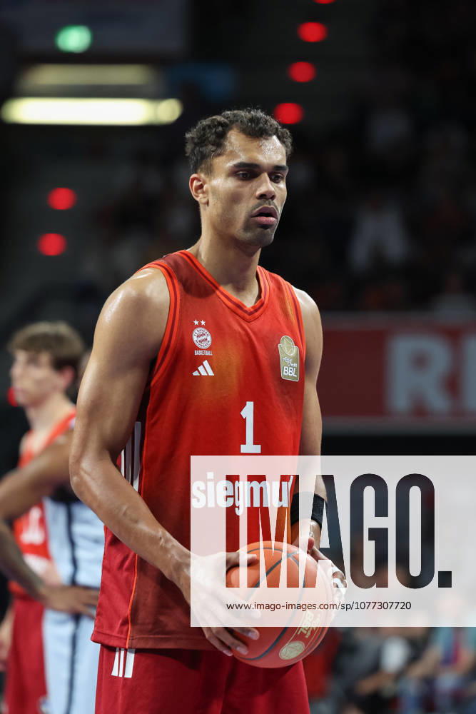 Oscar da Silva (FC Bayern Basketball, 01) beim Freiwurf, GER, FC Bayern Basketball vs. EWE Baskets Oldenburg, Basketball, easycredit Basketball Bundesliga, 34. Spieltag, Saison 2025 2026, 10.05.2026, GER, FC Bayern Basketball vs. EWE Baskets Oldenburg, Basketball, easycredit Basketball Bundesliga, 34. Spieltag, Saison 2025 2026, 10.05.2026 Muenchen