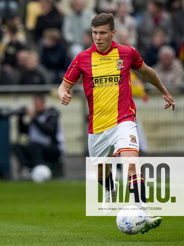 DEVENTER - Alfons Sampsted of Go Ahead Eagles during the Dutch Eredivisie match between Go Ahead Eagles and PSV at De Adelaarshorst on May 10, 2026 in Deventer, the Netherlands. TOBIAS KLEUVER ANP Eredivisie 2025-2026 ANPxSportx IVx 557960882 originalFilename: 557960882