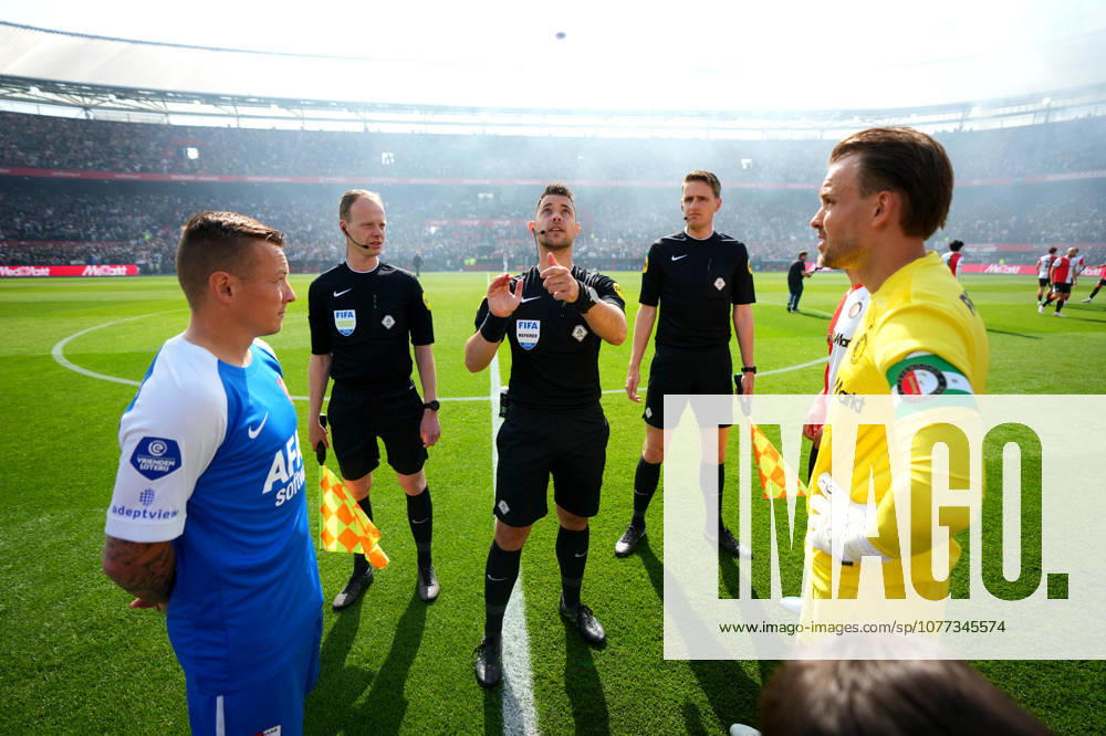 Eredivisie: Feyenoord Rotterdam v AZ Alkmaar Rotterdam - Jordy Clasie of AZ Alkmaar, Referee Marc Nagtegaal, Goalkeeper Timon Wellenreuther of Feyenoord Rotterdam during the 33rd competition round of the 2025 2026 Eredivisie season. The match is set between Feyenoord Rotterdam and AZ Alkmaar at De Kuip on 10 May 2026 in Rotterdam, The Netherlands.