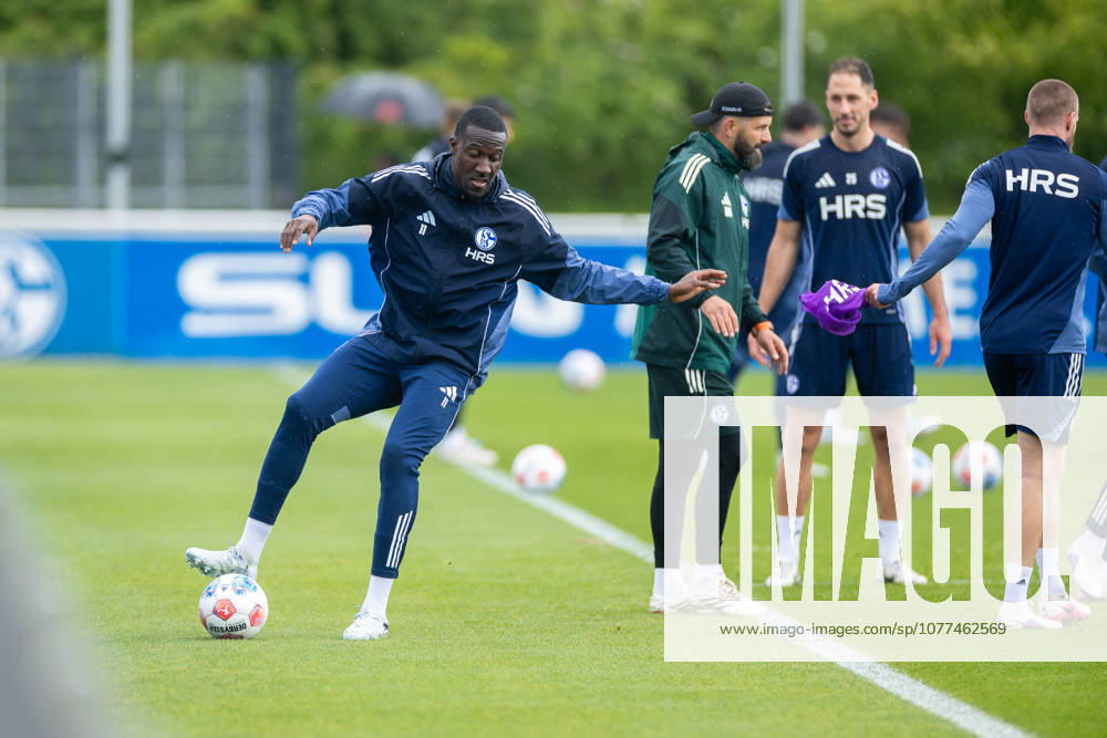 Fussball, Training des FC Schalke 04. Bryan Lasme (FC Schalke 04). Gelsenkirchen Trainingsgelände FC Schalke 04 NRW Deutschland xRHR-FOTO YYx