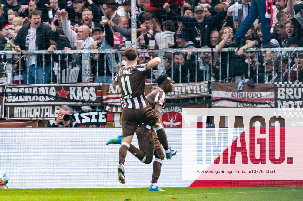 Tor zum 1:1 Abdoulie Ceesay (FC St. Pauli, 09) jubelt Jubel mit Arkadiusz Pyrka (FC St. Pauli, 11), GER, FC St. Pauli vs. VfL Wolfsburg, Fussball, Bundesliga, Spieltag 34, Saison 2025 2026, 16.05.2026 DFL REGULATIONS PROHIBIT ANY USE OF PHOTOGRAPHS AS IMAGE SEQUENCES AND OR QUASI-VIDEO GER, FC St. Pauli vs. VfL Wolfsburg, Fussball, Bundesliga, Spieltag 34, Saison 2025 2026, 16.05.2026 Hamburg