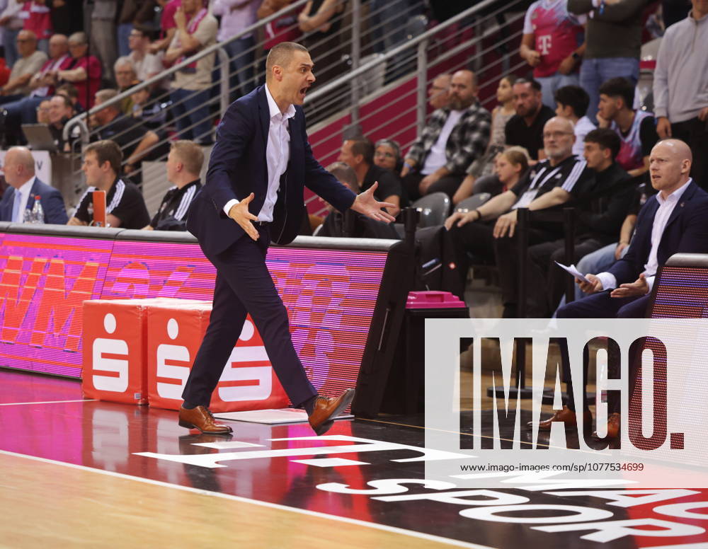 Trainer Marko Stankovic Telekom Baskets Bonn vs. Fitness First Würzburg Baskets Playoffs Viertelfinale Spiel 1 - Saison 2025 26