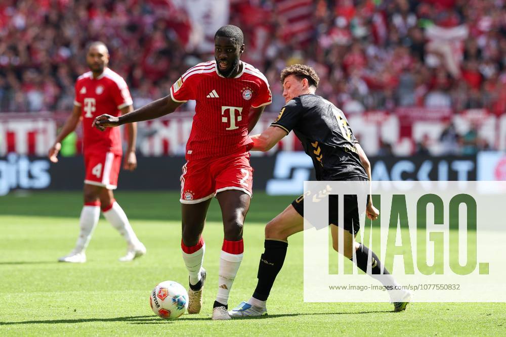 Im Zweikampf, Aktion, mit Dayot Upamecano 2 (FC Bayern Muenchen), Eric Martel 6 (1. FC Koeln), FC Bayern Muenchen vs. 1. FC Koeln, Fussball, 1. Bundesliga, 34. Spieltag, 16.05.2026 DFL DFB regulations prohibit any use of photographs as image sequences and or quasi-video Muenchen Bayern Deutschland