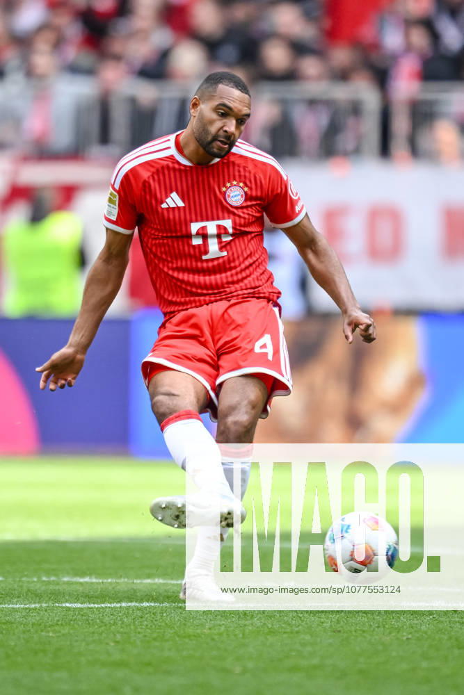 Jonathan Tah (FC Bayern München) in Aktion, am Ball, Einzelaktion waehrend des spiels der Bundesliga zwischen FC Bayern München und 1. FC Köln, Allianz Arena am 16. May 2026 in München, Deutschland. (Foto von Harry Langer DeFodi Images) +++ Jonathan Tah (FC Bayern München) controls the Ball during the Bundesliga match between FC Bayern München and 1. FC Köln at Allianz Arena on May 16, 2026 in München, Germany. (Photo by Harry Langer DeFodi Images) DFL regulations prohibit any use of photographs as image sequences and or quasi-video. (Photo by Harry Langer DeFodi Images) DFL regulations prohibit any use of photographs as image sequences and or quasi-video. -