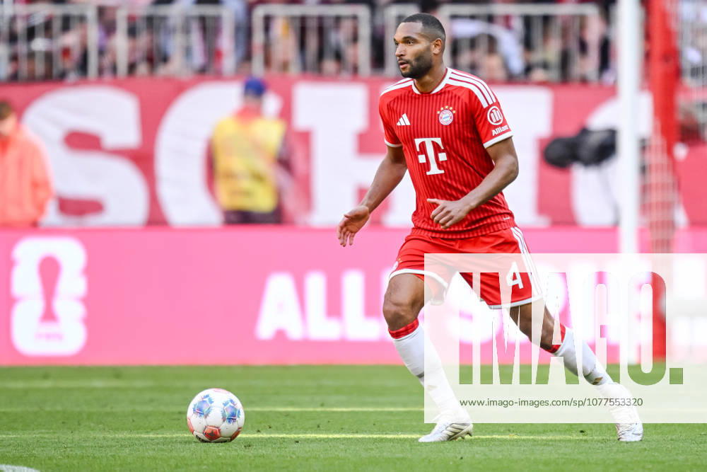 Jonathan Tah (FC Bayern München) in Aktion, am Ball, Einzelaktion waehrend des spiels der Bundesliga zwischen FC Bayern München und 1. FC Köln, Allianz Arena am 16. May 2026 in München, Deutschland. (Foto von Harry Langer DeFodi Images) +++ Jonathan Tah (FC Bayern München) controls the Ball during the Bundesliga match between FC Bayern München and 1. FC Köln at Allianz Arena on May 16, 2026 in München, Germany. (Photo by Harry Langer DeFodi Images) DFL regulations prohibit any use of photographs as image sequences and or quasi-video. (Photo by Harry Langer DeFodi Images) DFL regulations prohibit any use of photographs as image sequences and or quasi-video. -