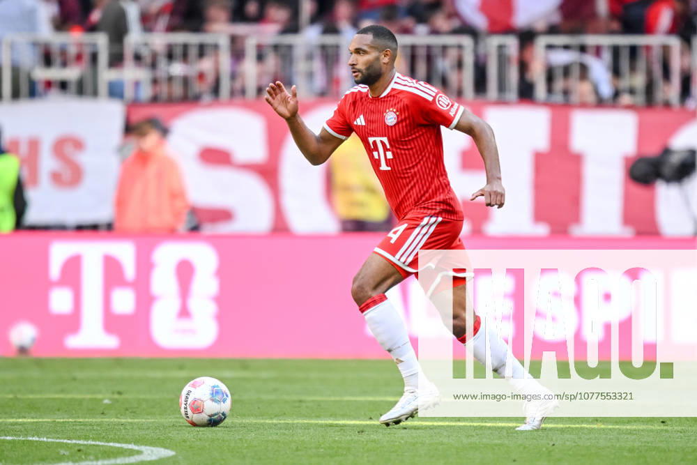 Jonathan Tah (FC Bayern München) in Aktion, am Ball, Einzelaktion waehrend des spiels der Bundesliga zwischen FC Bayern München und 1. FC Köln, Allianz Arena am 16. May 2026 in München, Deutschland. (Foto von Harry Langer DeFodi Images) +++ Jonathan Tah (FC Bayern München) controls the Ball during the Bundesliga match between FC Bayern München and 1. FC Köln at Allianz Arena on May 16, 2026 in München, Germany. (Photo by Harry Langer DeFodi Images) DFL regulations prohibit any use of photographs as image sequences and or quasi-video. (Photo by Harry Langer DeFodi Images) DFL regulations prohibit any use of photographs as image sequences and or quasi-video. -