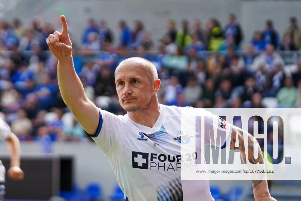 Deutschland: Fußball 2. Liga 2025 2026, 34. Spieltag - SV Darmstadt 98 vs SC Paderborn 07 Merck-Stadion am Böllenfalltor (Darmstadt): Sven Michel (SCP, 11) Tor und Torjubel zum 0:2 für SC Paderborn 07