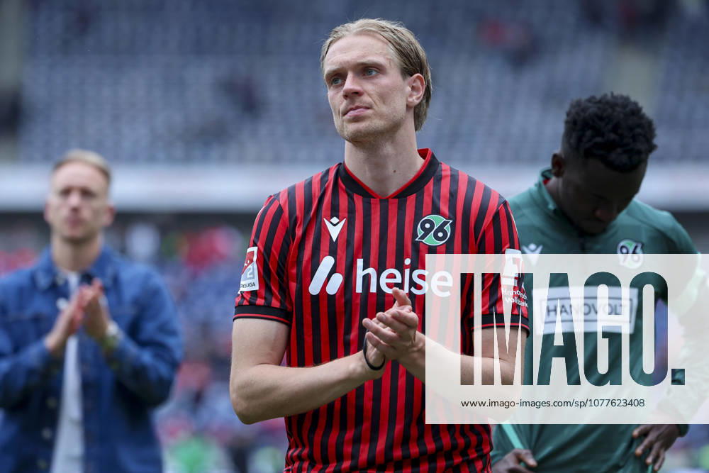 Stefan Teitur Thordarson (Hannover 96) schaut enttaeuscht, 2. Bundesliga, Hannover 96 v 1. FC Nürnberg, Heinz von Heiden Arena am 17. May 2026 in Hannover, Deutschland. (Foto von Marco Steinbrenner DeFodi Images) Stefan Teitur Thordarson (Hannover 96) looks dejected, 2. Bundesliga, Hannover 96 v 1. FC Nürnberg, Heinz von Heiden Arena, May 17, 2026 in Hanover, Germany. (Photo by Marco Steinbrenner DeFodi Images) -