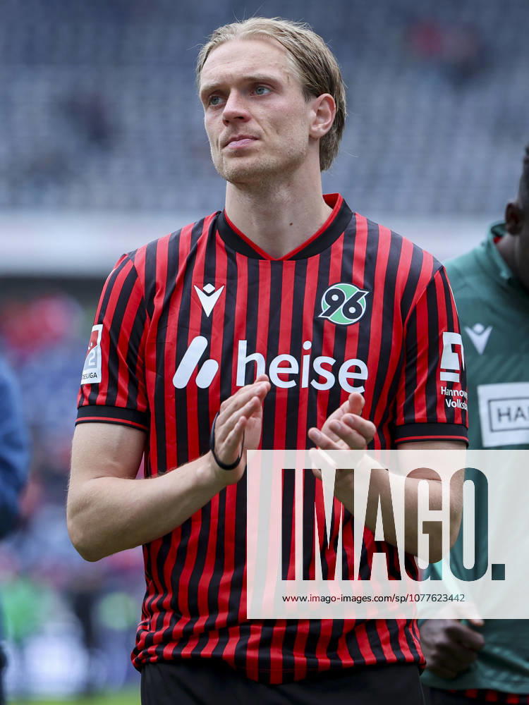 Stefan Teitur Thordarson (Hannover 96) schaut enttaeuscht, 2. Bundesliga, Hannover 96 v 1. FC Nürnberg, Heinz von Heiden Arena am 17. May 2026 in Hannover, Deutschland. (Foto von Marco Steinbrenner DeFodi Images) Stefan Teitur Thordarson (Hannover 96) looks dejected, 2. Bundesliga, Hannover 96 v 1. FC Nürnberg, Heinz von Heiden Arena, May 17, 2026 in Hanover, Germany. (Photo by Marco Steinbrenner DeFodi Images) -