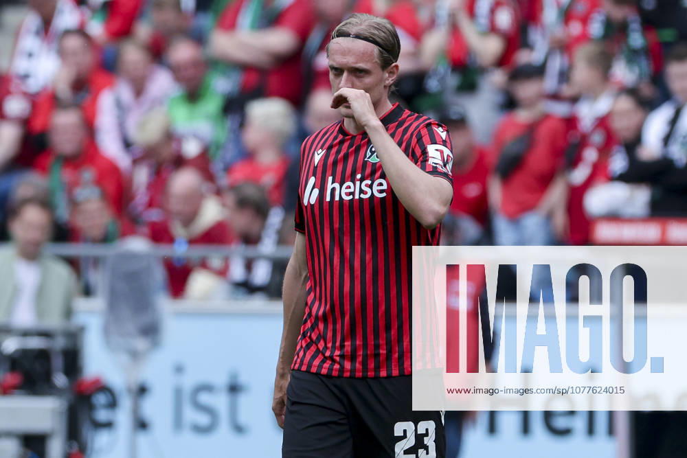 Stefan Teitur Thordarson (Hannover 96) schaut enttaeuscht, 2. Bundesliga, Hannover 96 v 1. FC Nürnberg, Heinz von Heiden Arena am 17. May 2026 in Hannover, Deutschland. (Foto von Marco Steinbrenner DeFodi Images) Stefan Teitur Thordarson (Hannover 96) looks dejected, 2. Bundesliga, Hannover 96 v 1. FC Nürnberg, Heinz von Heiden Arena, May 17, 2026 in Hanover, Germany. (Photo by Marco Steinbrenner DeFodi Images) -